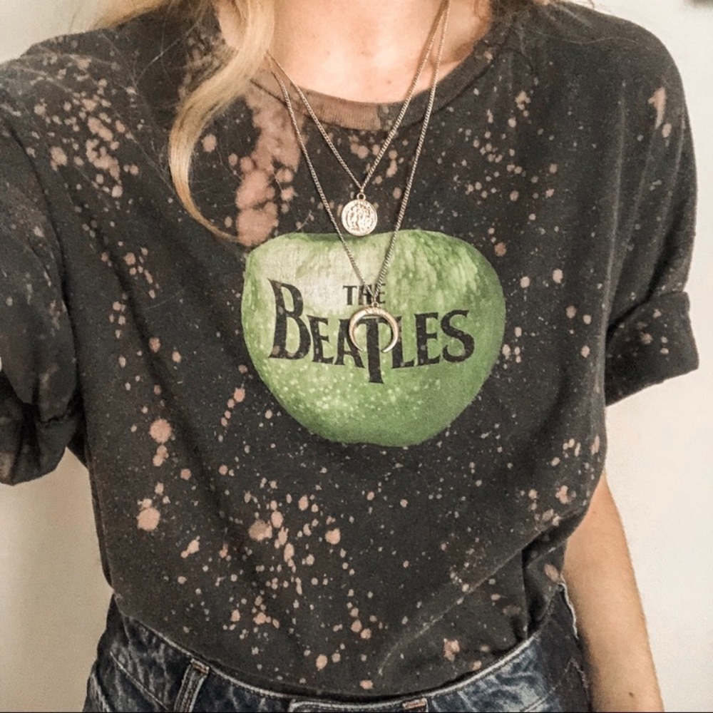 💫HP💫 DISTRESSED BEATLES APPLE LOGO TEE